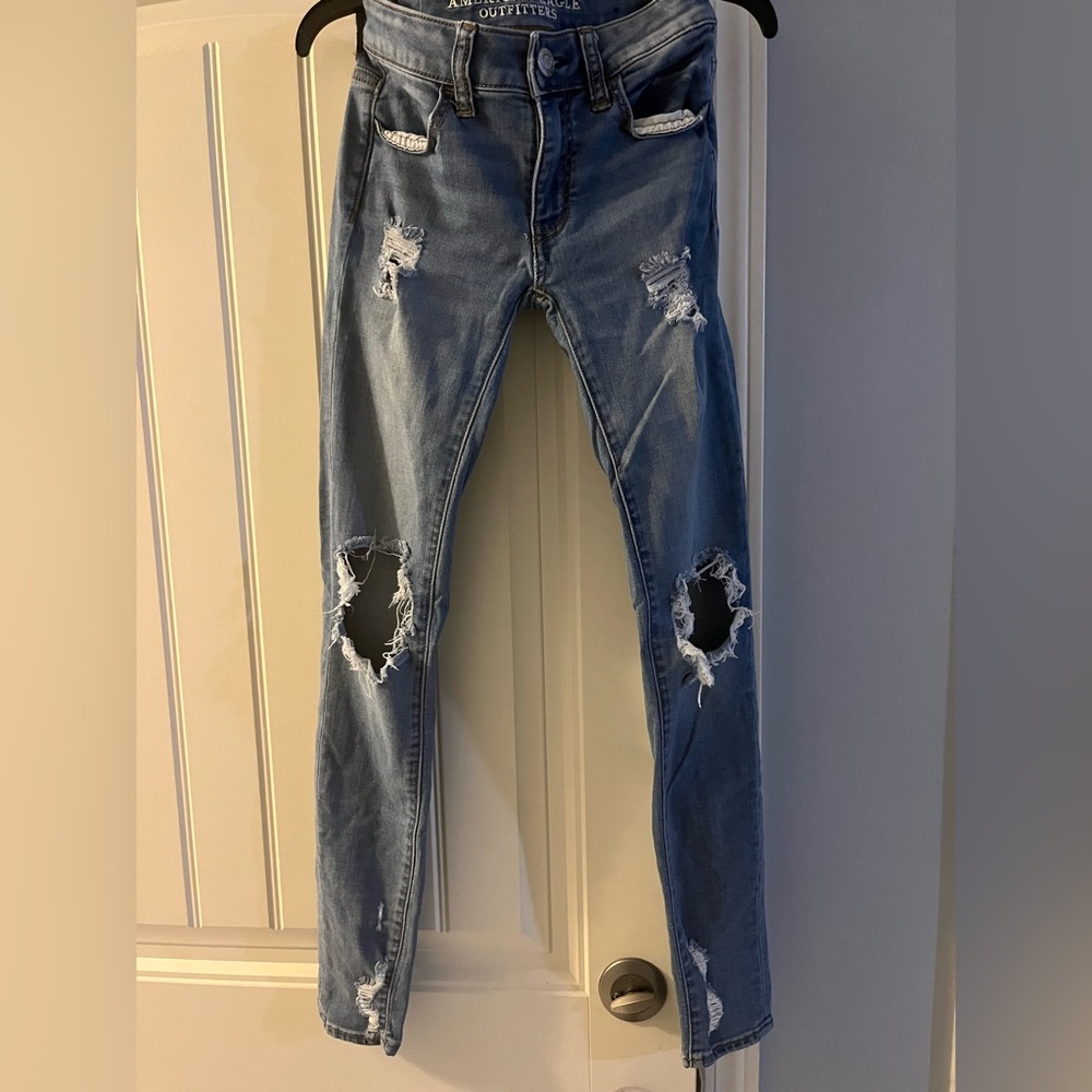 Really nice American eagle jeans. Size 0 in woman’s .